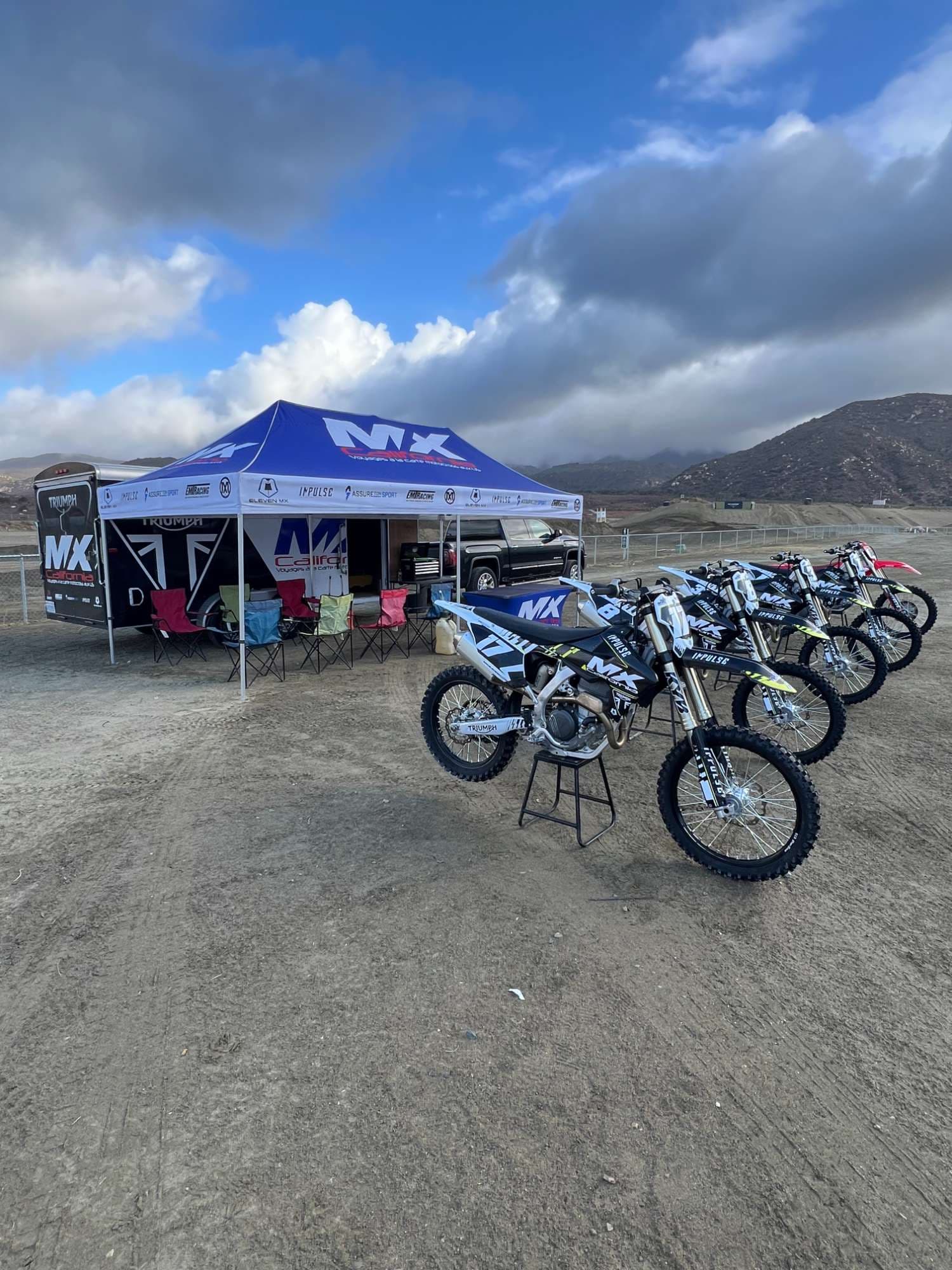 Le camp MX California et sa flotte de motos